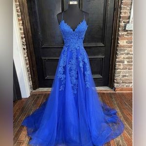 dark blue prom dress